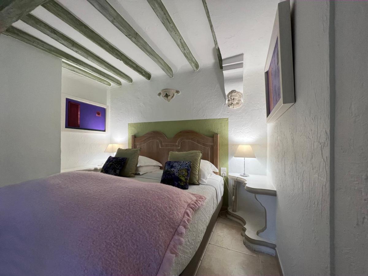 Hotel Les Messugues Σαιν-Πολ-ντε-Βανς Εξωτερικό φωτογραφία