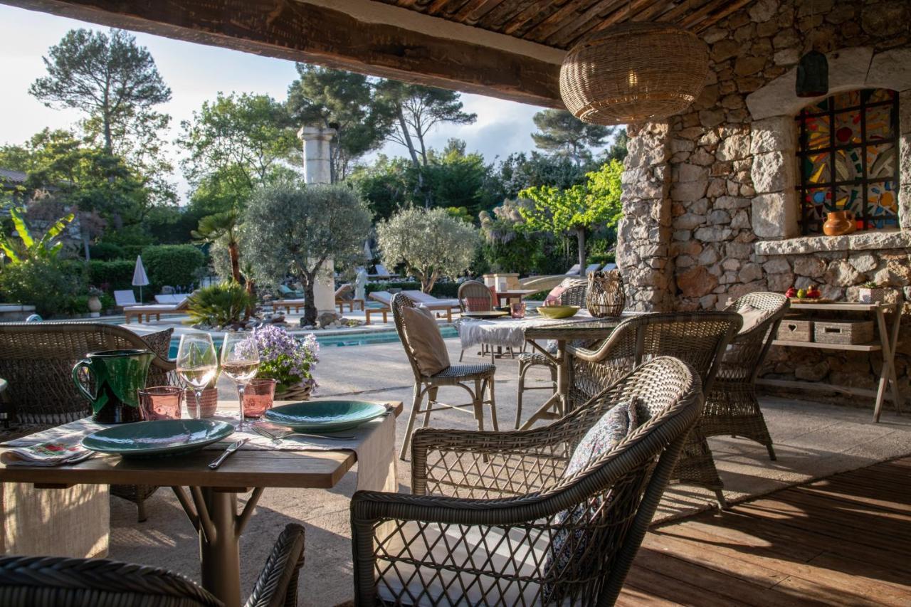 Hotel Les Messugues Σαιν-Πολ-ντε-Βανς Εξωτερικό φωτογραφία