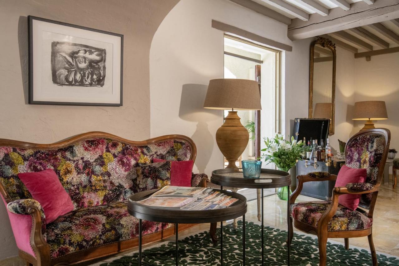 Hotel Les Messugues Σαιν-Πολ-ντε-Βανς Εξωτερικό φωτογραφία