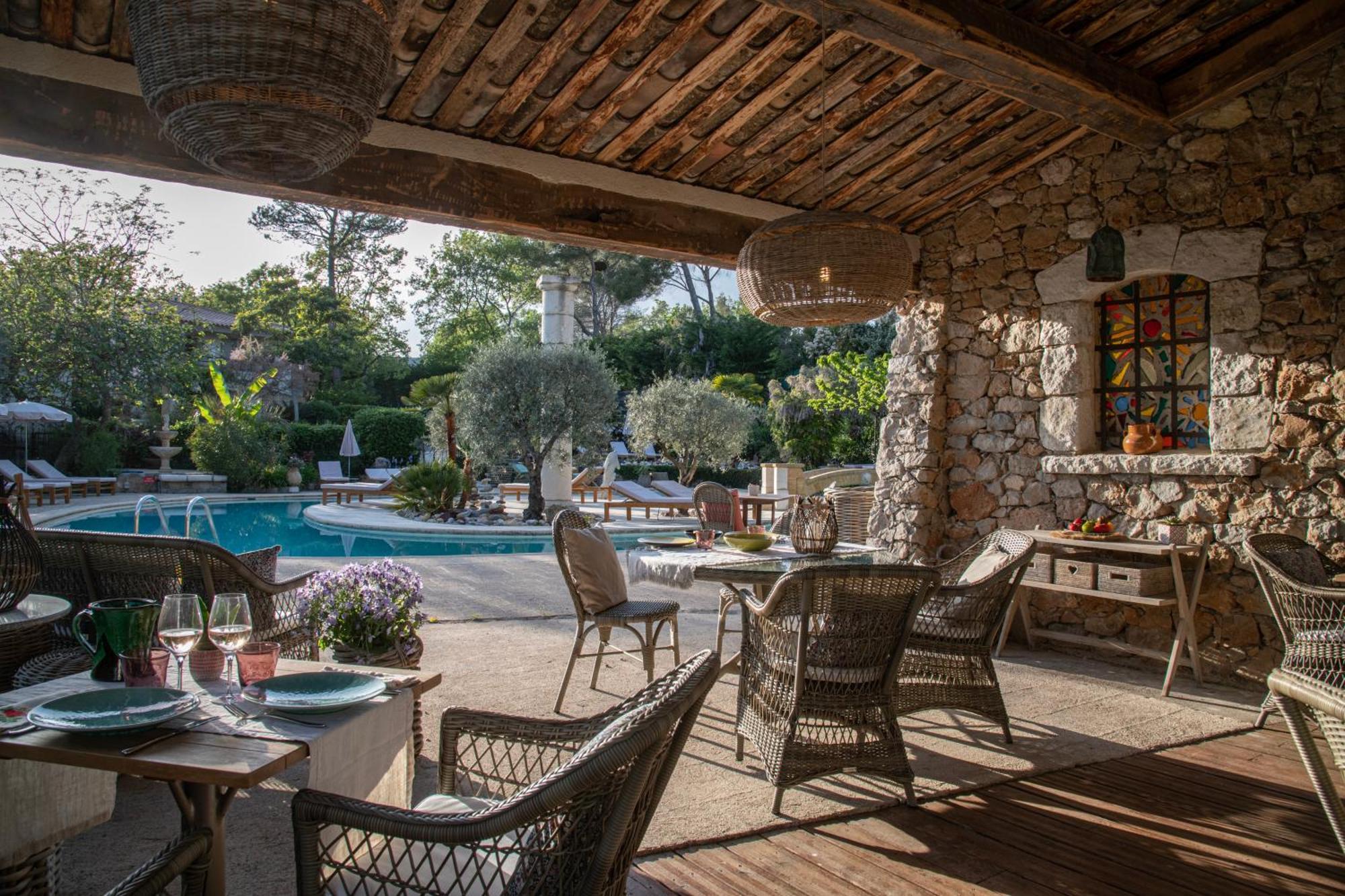 Hotel Les Messugues Σαιν-Πολ-ντε-Βανς Εξωτερικό φωτογραφία